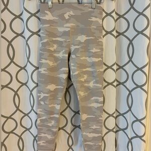 Athleta Elation Camo 7/8 Tight, size 4, camo print